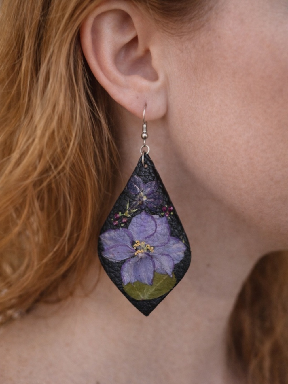 Teardrop leather earrings w/real pressed flowers & crystal accents - NWOT